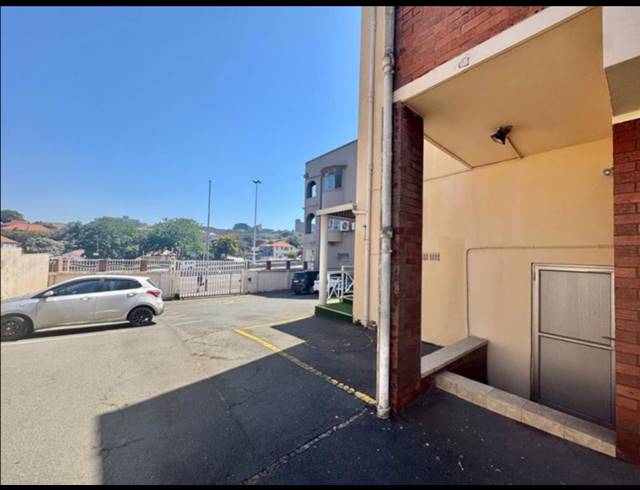 120M² FULL FLOOR TO LET IN BULWER